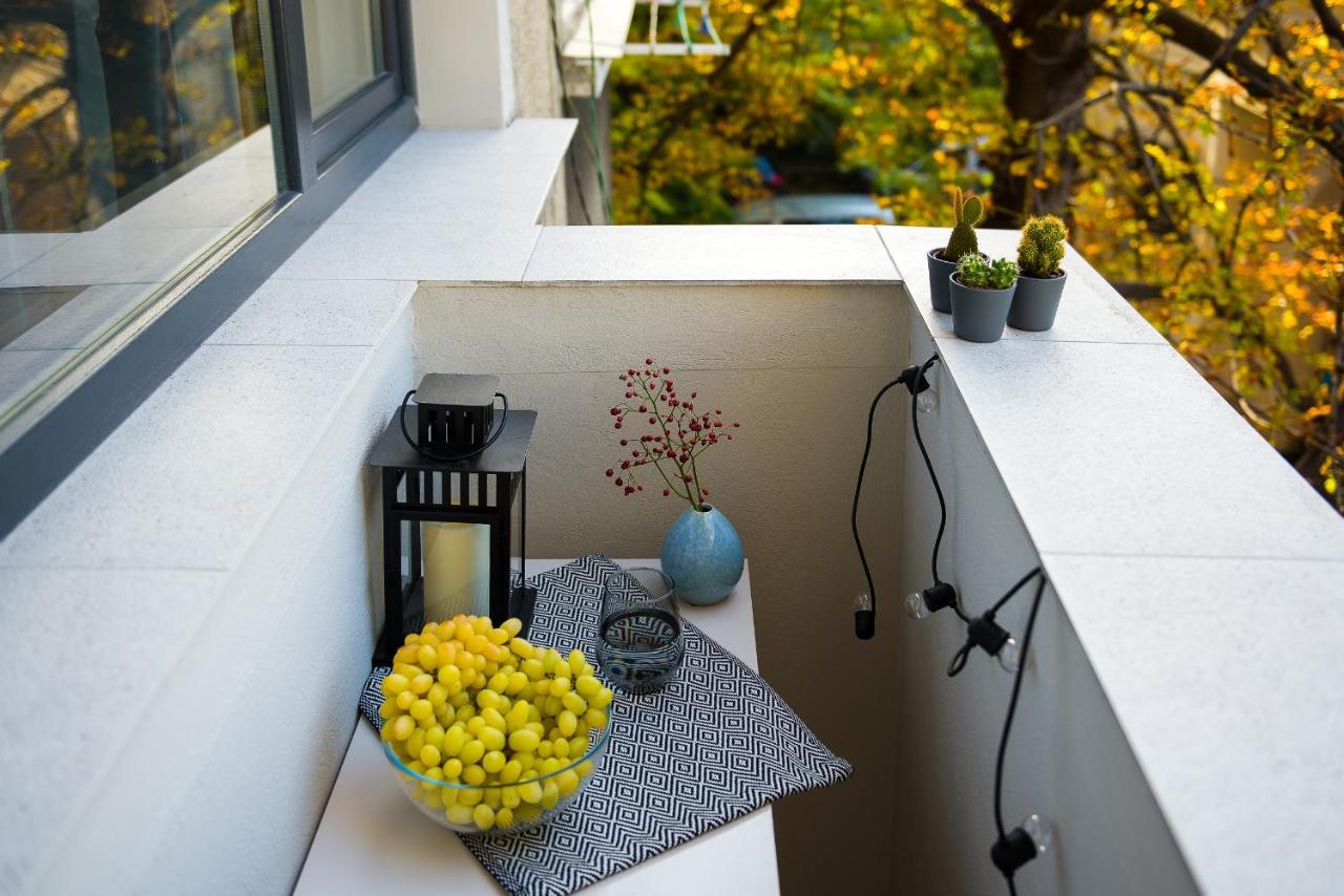 Sunny Studio - Top Location - Green View Balcony Бухарест Экстерьер фото